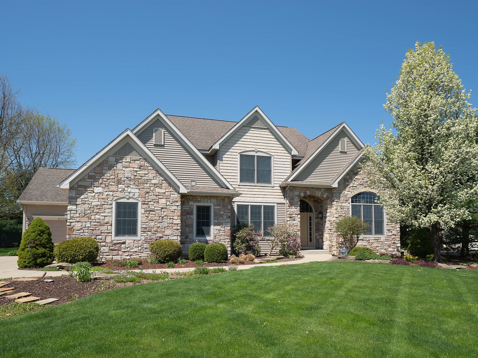 8346 Canary Dr, Kalamazoo, MI 49009 | Zillow