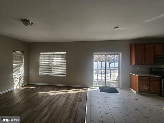 4th image of 316 Upas Ave S