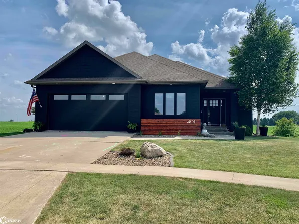 401 Bedford Ct, Clear Lake, IA 50428