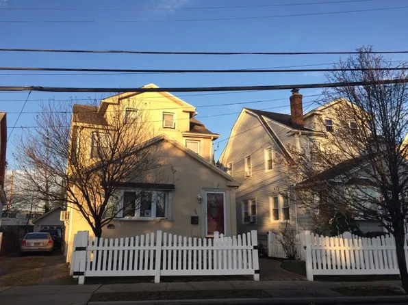 34 East Ave, Valley Stream, NY 11580