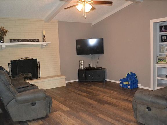 4th image of 106 Lakeview Dr