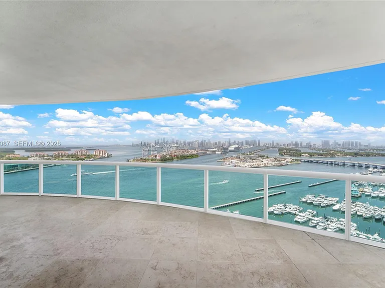 1000 S Pointe Dr #2501 — Photo 44