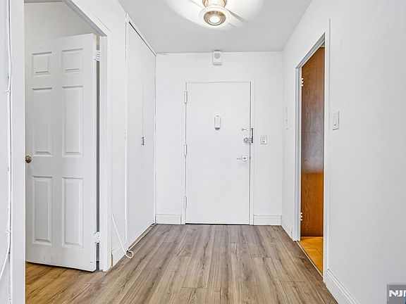 3rd image of 1203 River Rd APT 9G