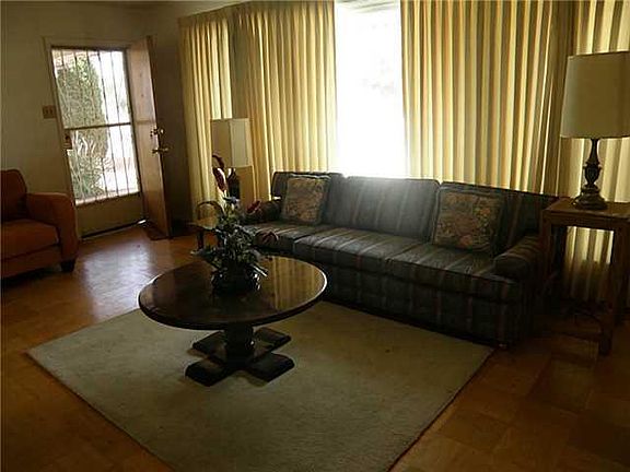 2nd image of 1513 Greenwood Cir