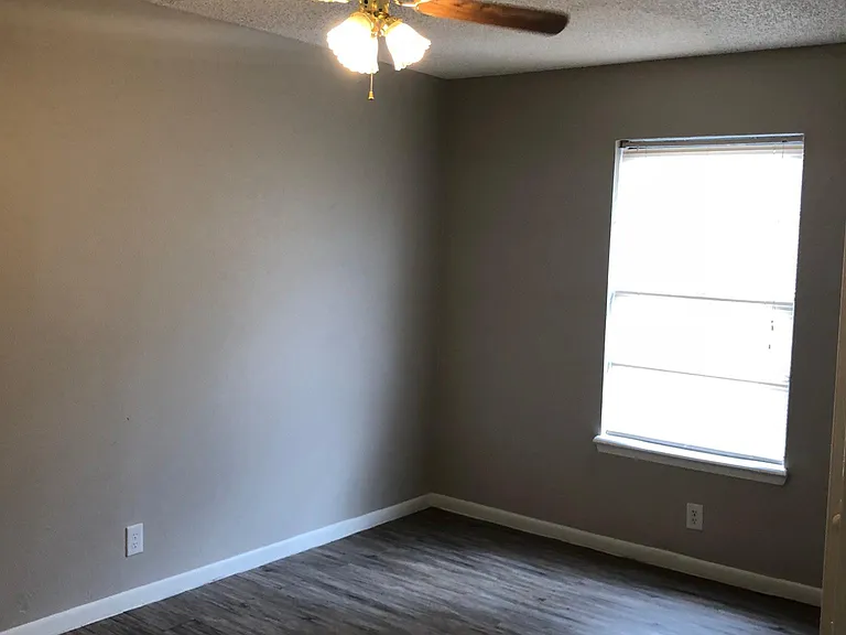 212 Versailles St — Photo 18