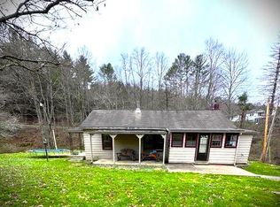 90 Hidden Dr, Scarbro, WV 25917