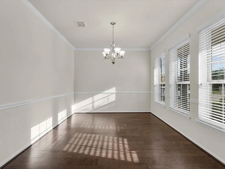 2246 Oakleaf Trail Ln — Photo 4