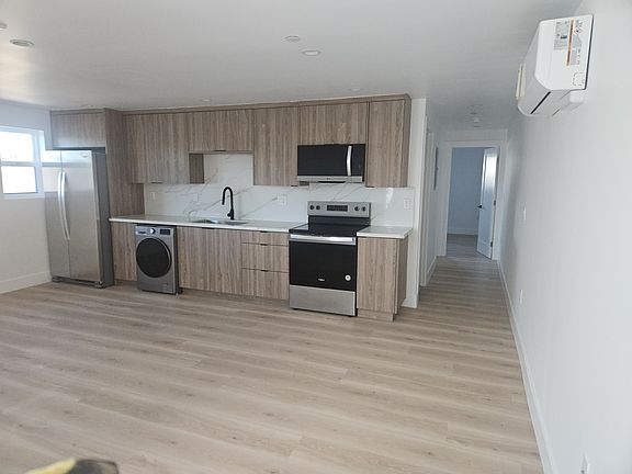 2nd image of 3207 W 18th St #5