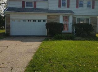 2260 N Taylor Rd, Cleveland Heights, OH 44112