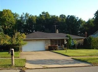 1155 Bittersweet Dr, Seven Hills, OH 44131