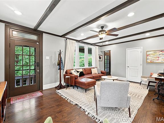 4th image of 4556 Shenandoah Ave