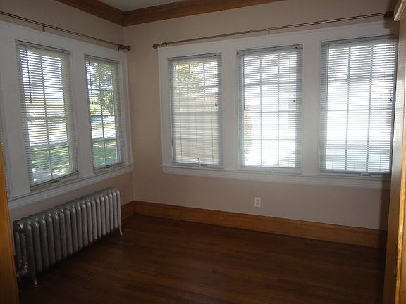 3rd image of 4451 W 228th St