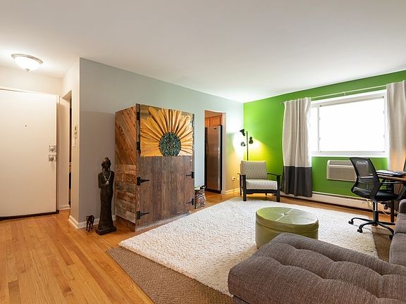 4th image of 1415 W Lunt Ave APT 410