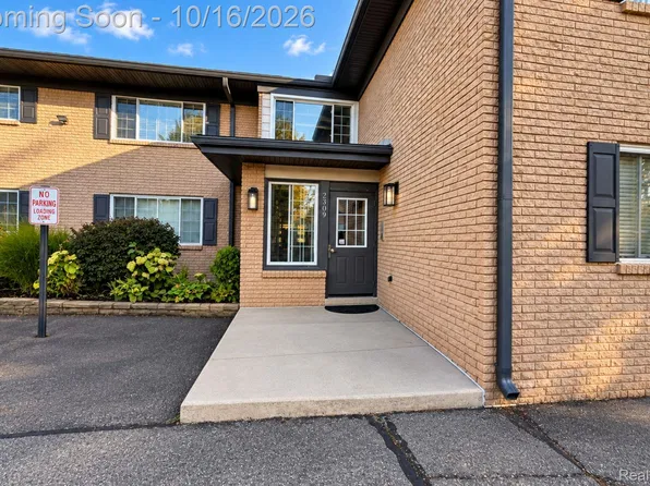 2309 Walton Blvd Unit 38, Rochester Hills, MI 48309