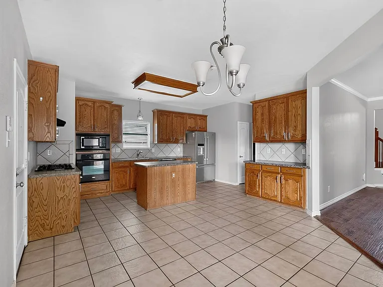 1236 Blue Brook Dr — Photo 13