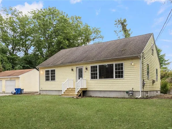 174 Ayrault Rd, East Greenwich, RI 02818