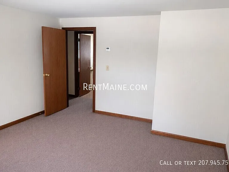 19 Hemlock St — Photo 12