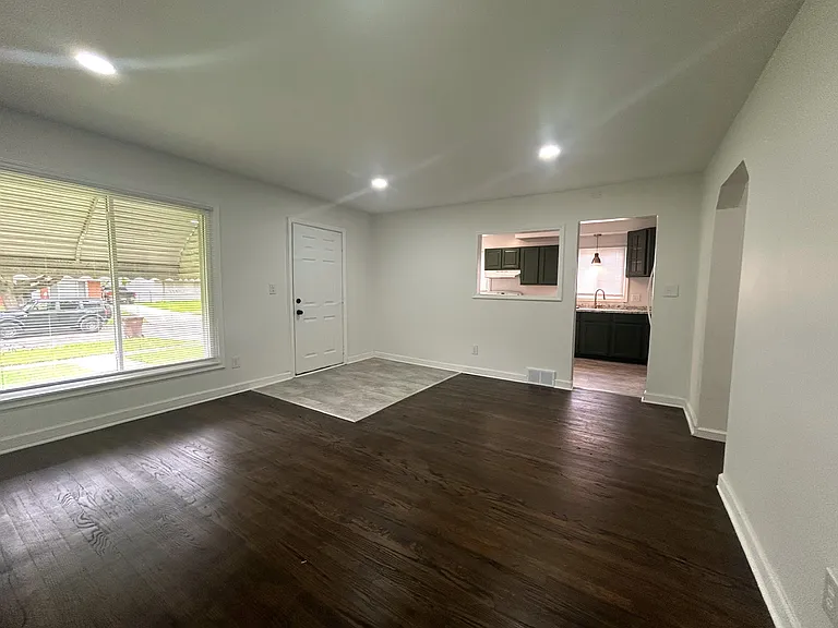 28542 Rosewood St — Photo 4