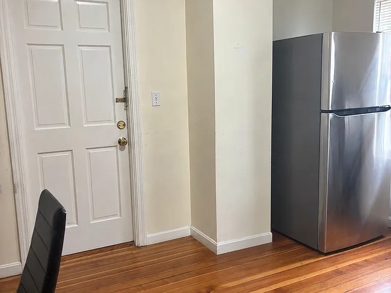 8 Dartmouth St #3 — Photo 2