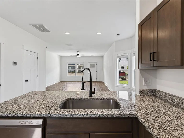 319 Front Ridge Cir — Photo 15