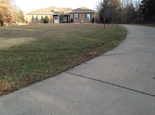 100 Quail Run Dr, Defiance, MO