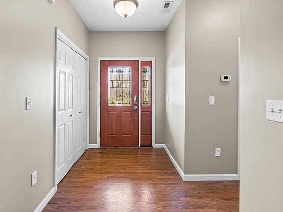 3rd image of 2475 Estancia Ln