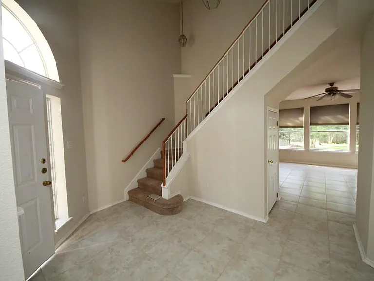 13453 Gent Dr — Photo 4