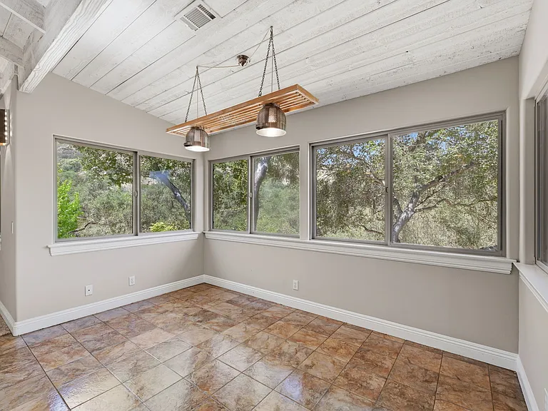 1585 Tecalote Dr — Photo 11