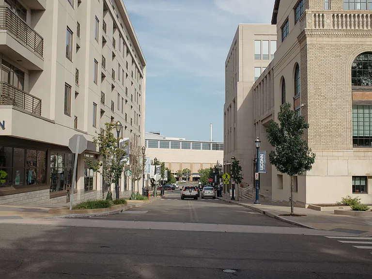Front Street Lofts — Photo 10