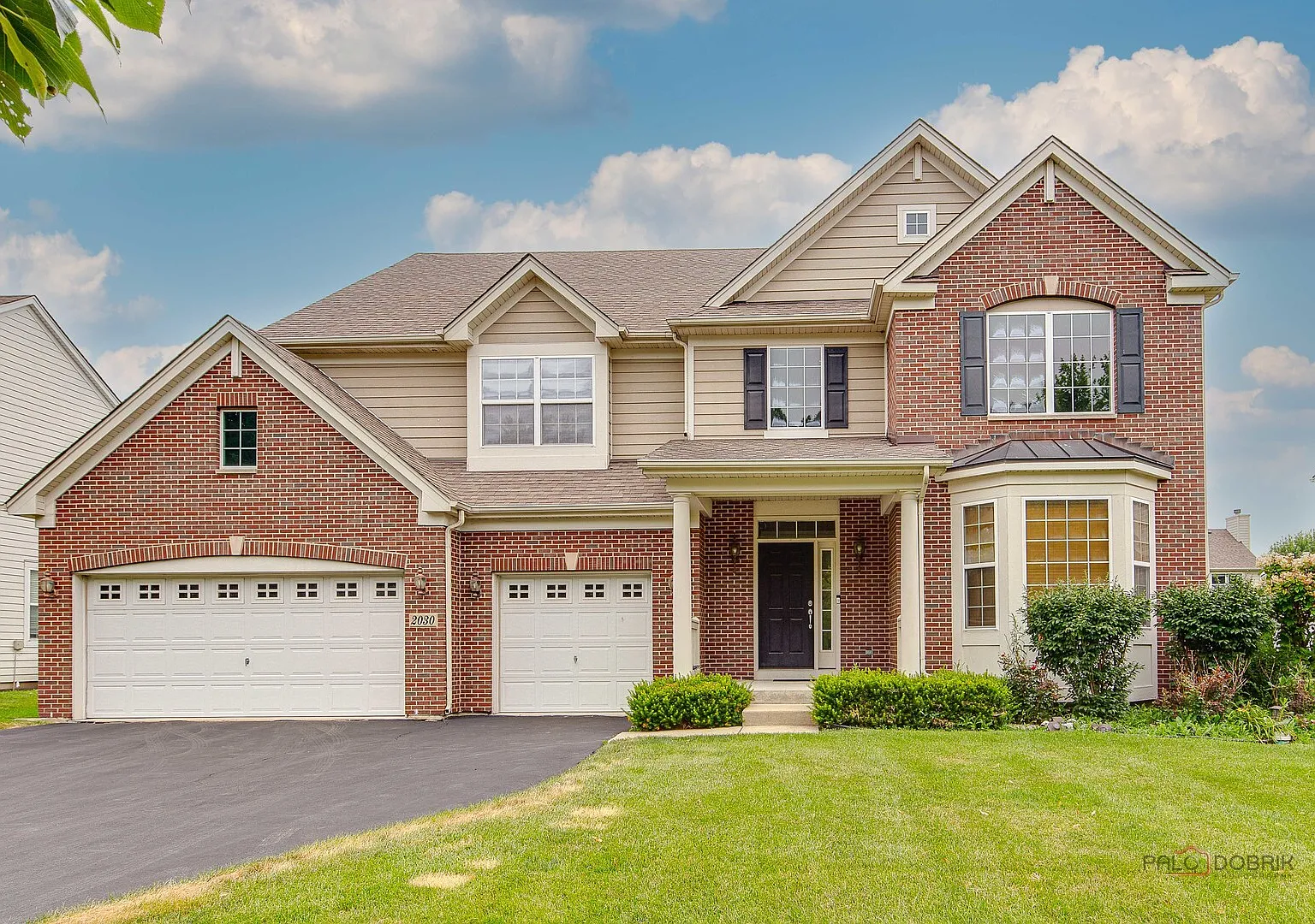 4 bed, 2.5 bath, 3561 sqft, $4,000 — Photo 1