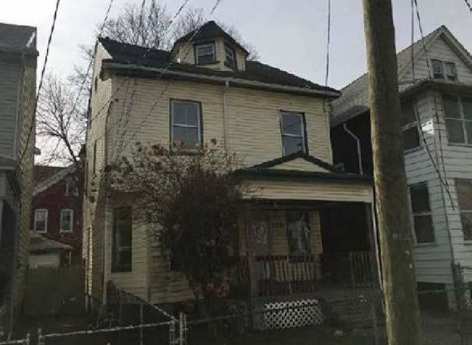 1st image of 238 17th Ave