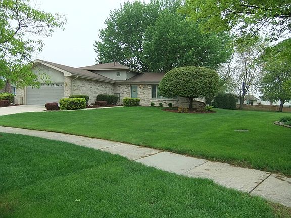 2nd image of 15336 Edgewood Dr