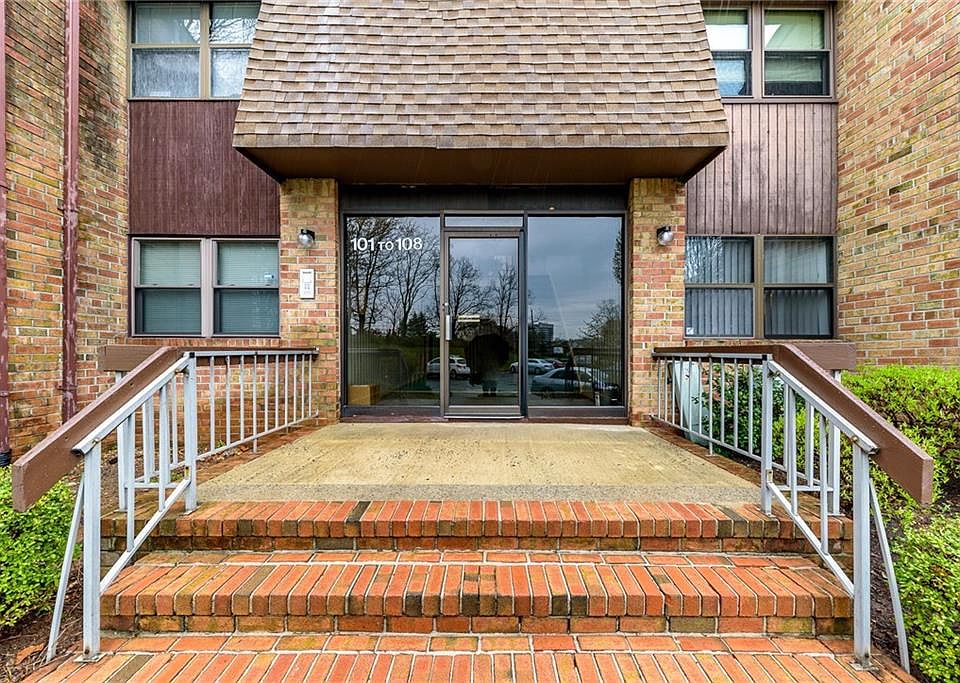 1st image of 105 Sharon Garden Ct #105