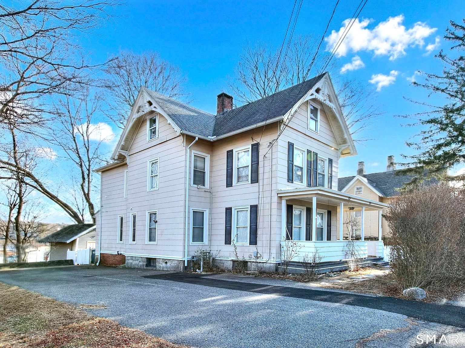 4 bed, 1.5 bath, 1196 sqft, $2,100 — Photo 1