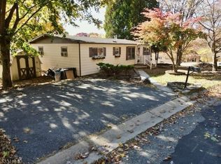 2 Pleasant Rd, High Bridge, NJ 08829