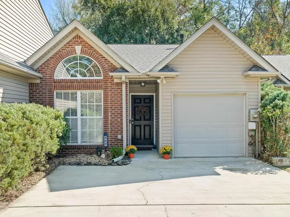 562 Cahaba Manor Dr, Pelham, AL 35124