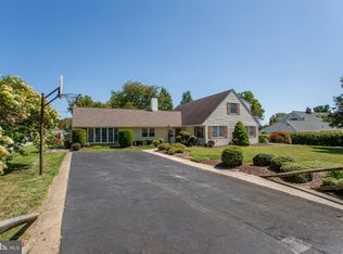 20 Sugarplum Rd, Levittown, PA 19056