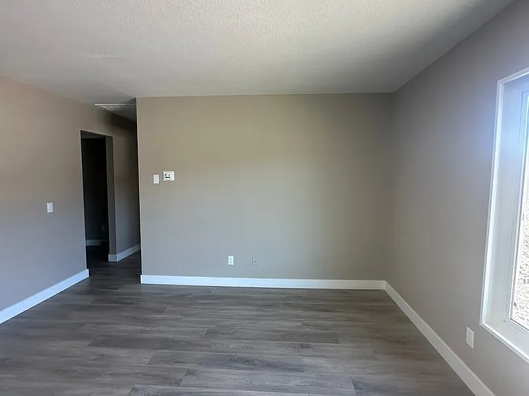 165 N Laverne St — Photo 3