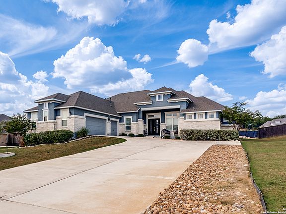 2nd image of 8207 Garden Arbor