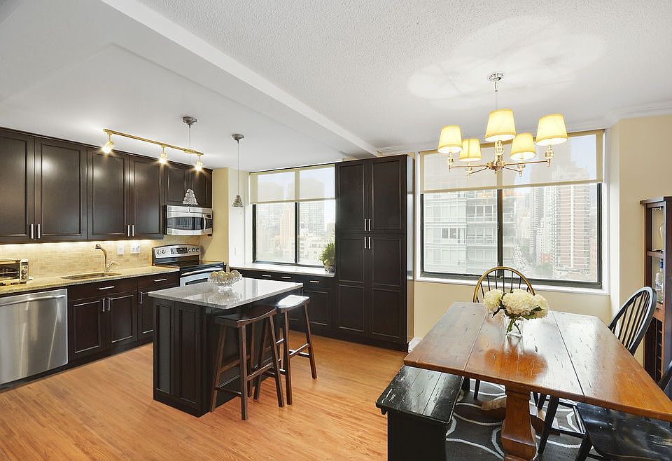 1st image of 300 E 55th St