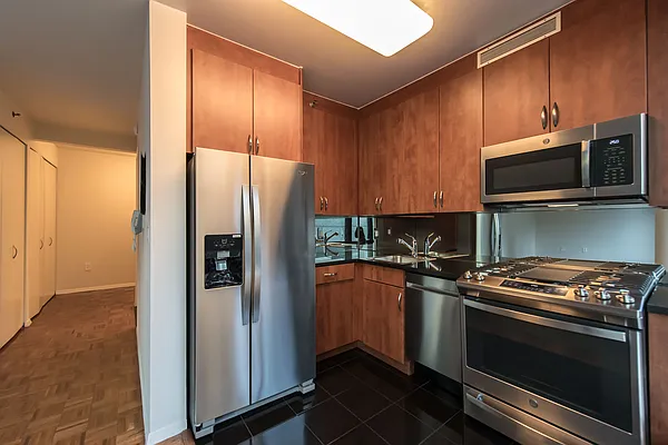 Rented by Solow Realty | media 20