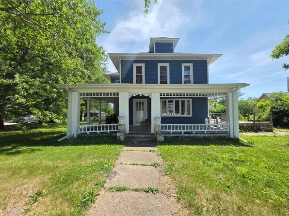 438 N 5th St, Chariton, IA 50049