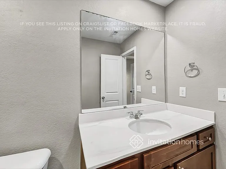 407 Vermeer Ct — Photo 16