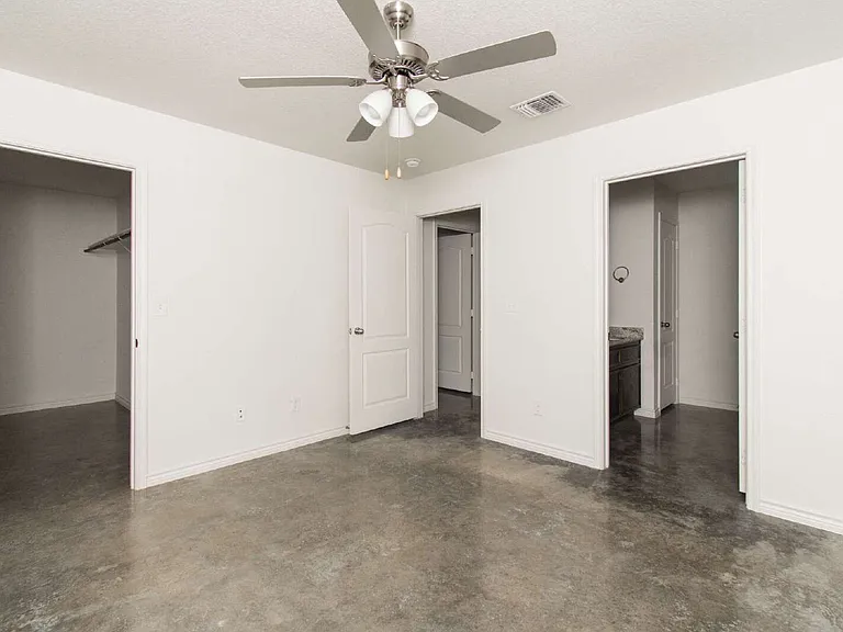 1004 Barbara Jordan St #B — Photo 16