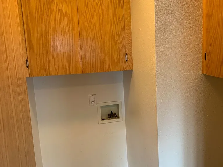 1506 Glen Dr — Photo 6