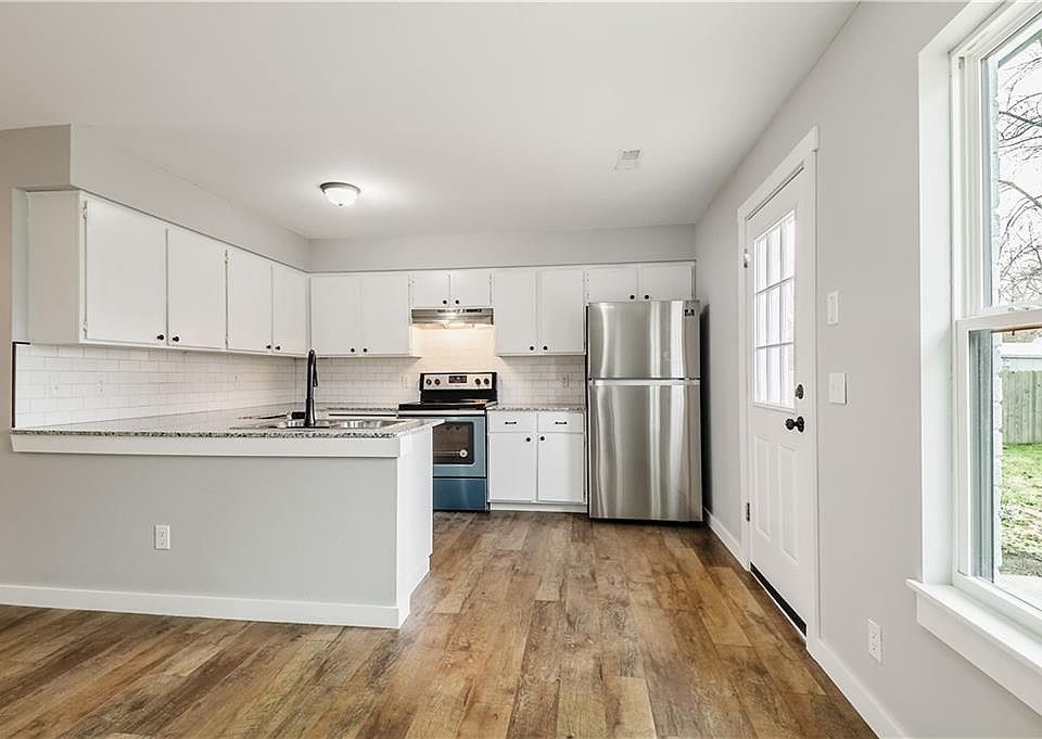 1st image of 3406 W Olive St
