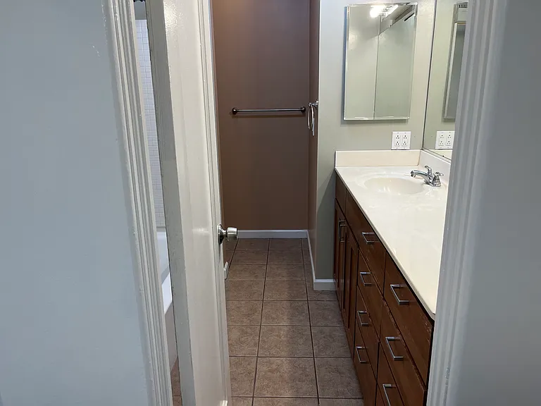 701 Center Ave — Photo 11