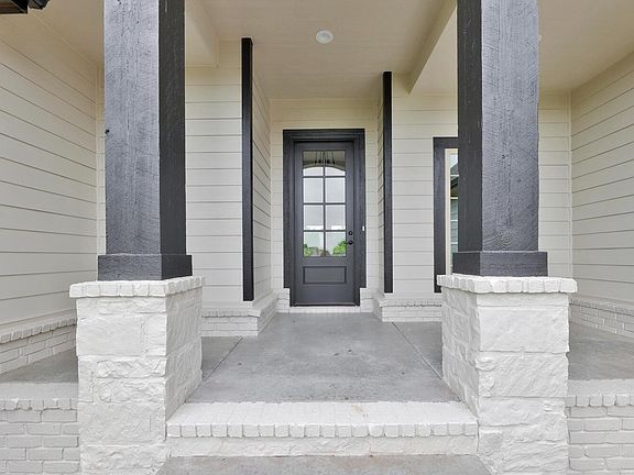3rd image of 612 Aspen Creek Ct
