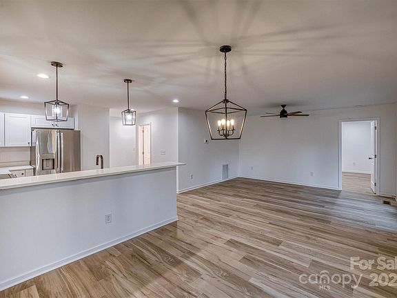 5th image of 2680 Country Meadows Ln