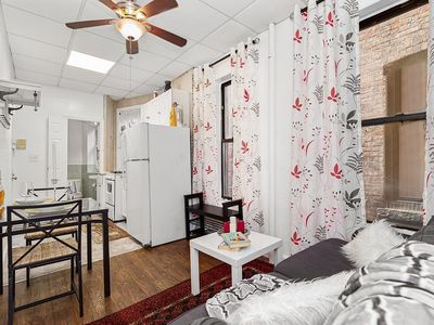 715 9th Ave APT 4FN, New York, NY, 10019